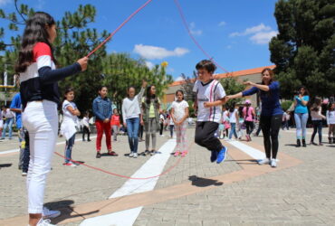 Juegos recreativos en los recreos de Primaria